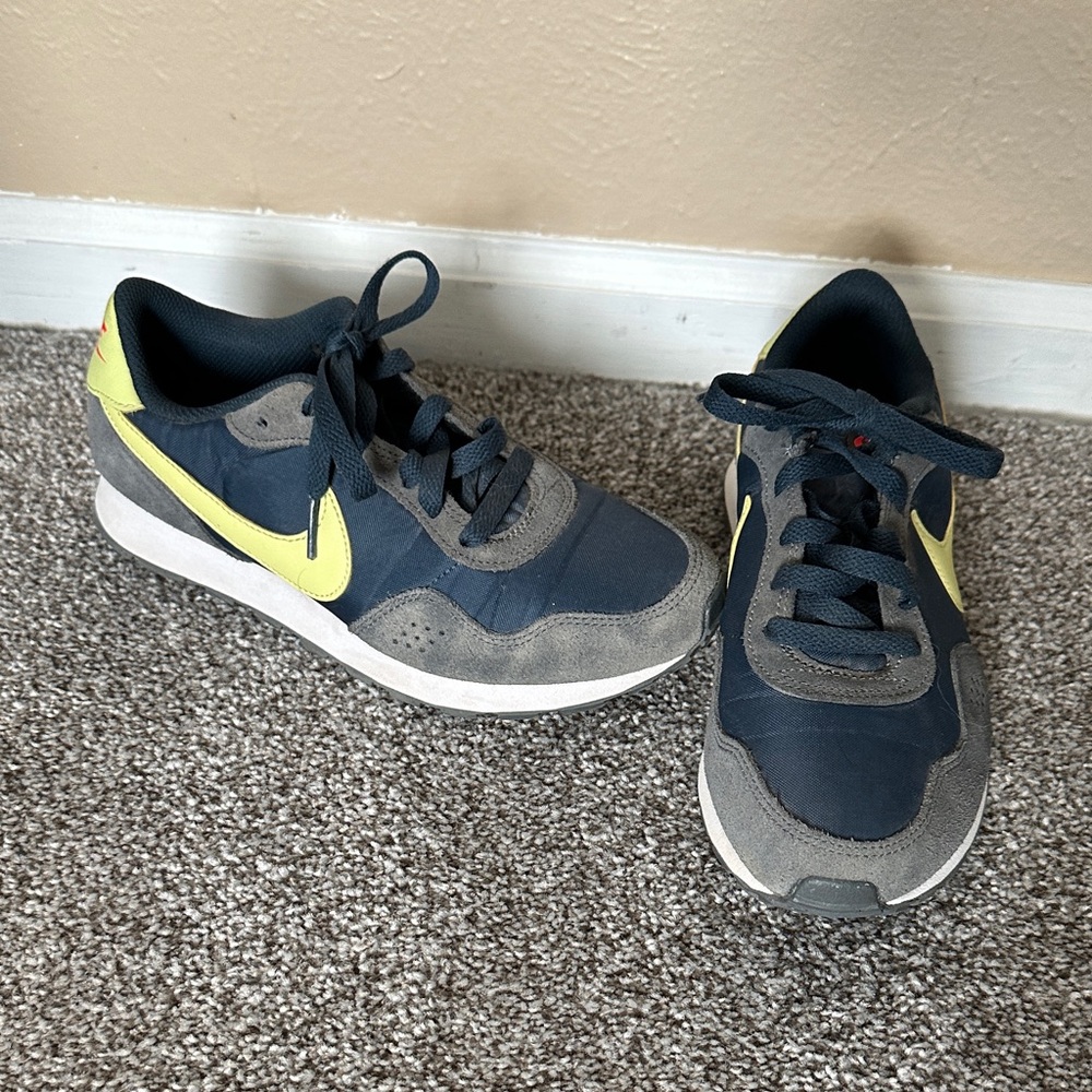 Nike Kids Navy and Yellow Sneakers